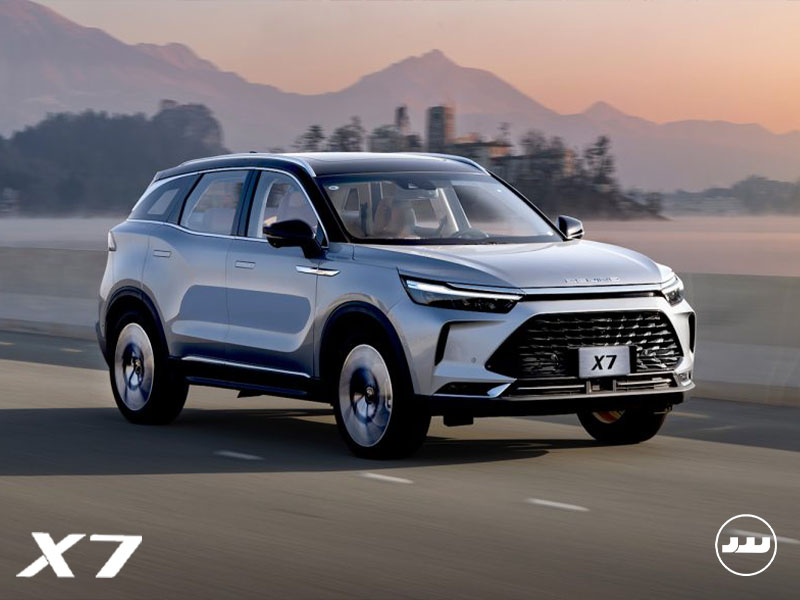 ماشین BAIC X7 در سفر