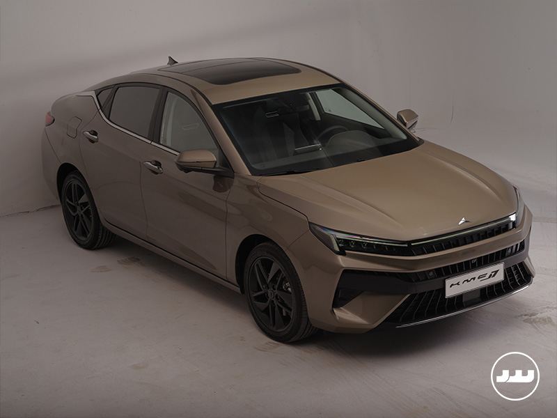 انواع سدان متوسط